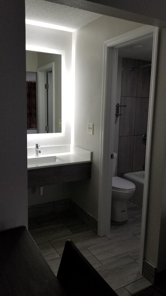 Days Inn & Suites By Wyndham Charleston Airport West North Charleston Ngoại thất bức ảnh