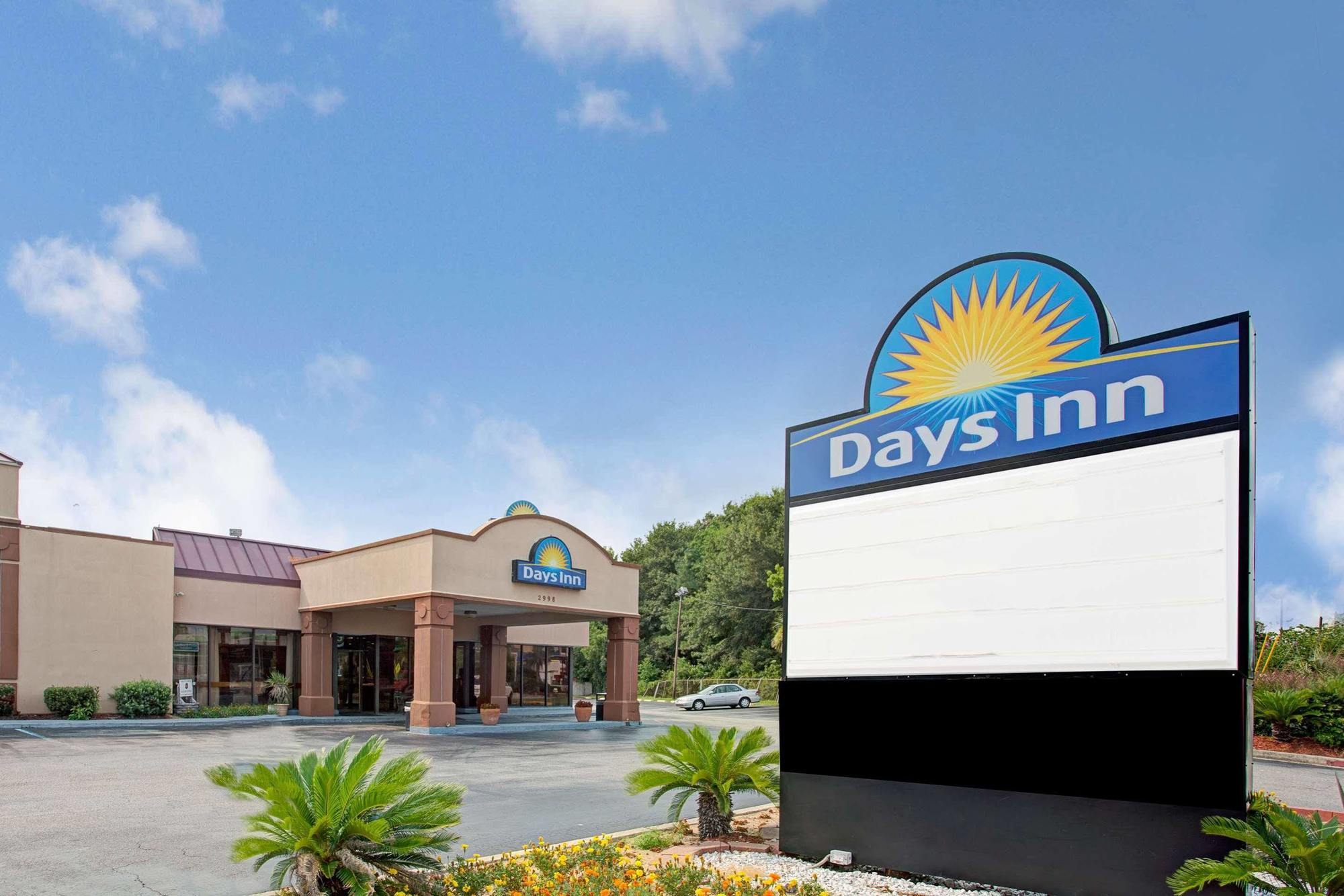 Days Inn & Suites By Wyndham Charleston Airport West North Charleston Ngoại thất bức ảnh