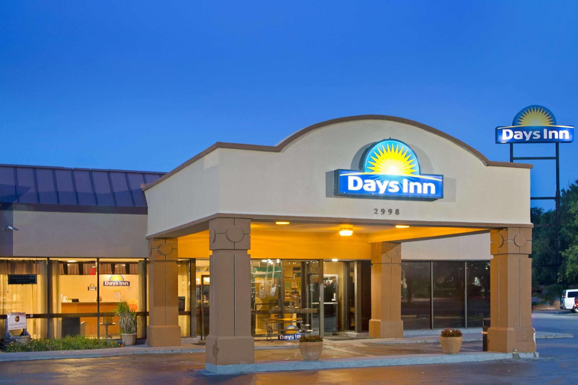 Days Inn & Suites By Wyndham Charleston Airport West North Charleston Ngoại thất bức ảnh