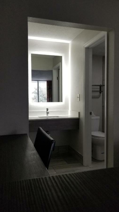 Days Inn & Suites By Wyndham Charleston Airport West North Charleston Ngoại thất bức ảnh