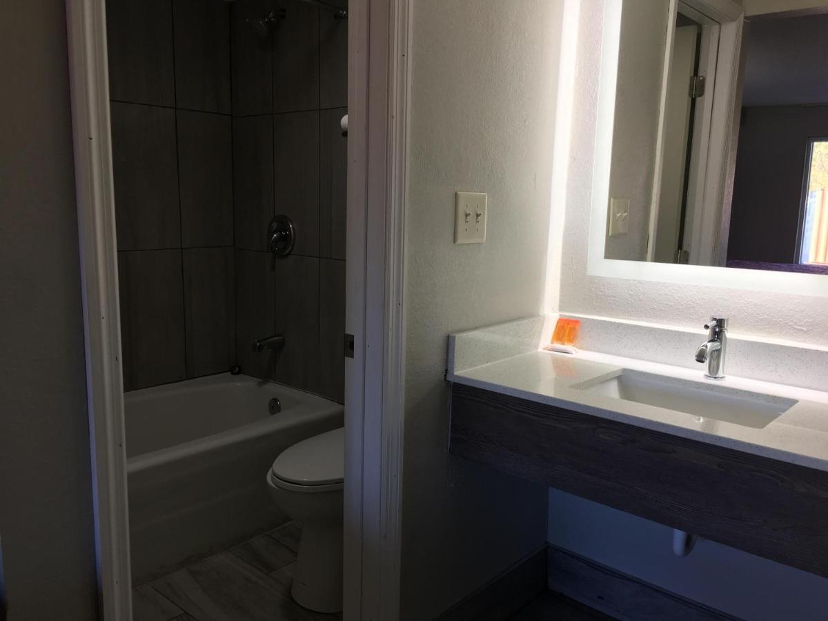 Days Inn & Suites By Wyndham Charleston Airport West North Charleston Ngoại thất bức ảnh